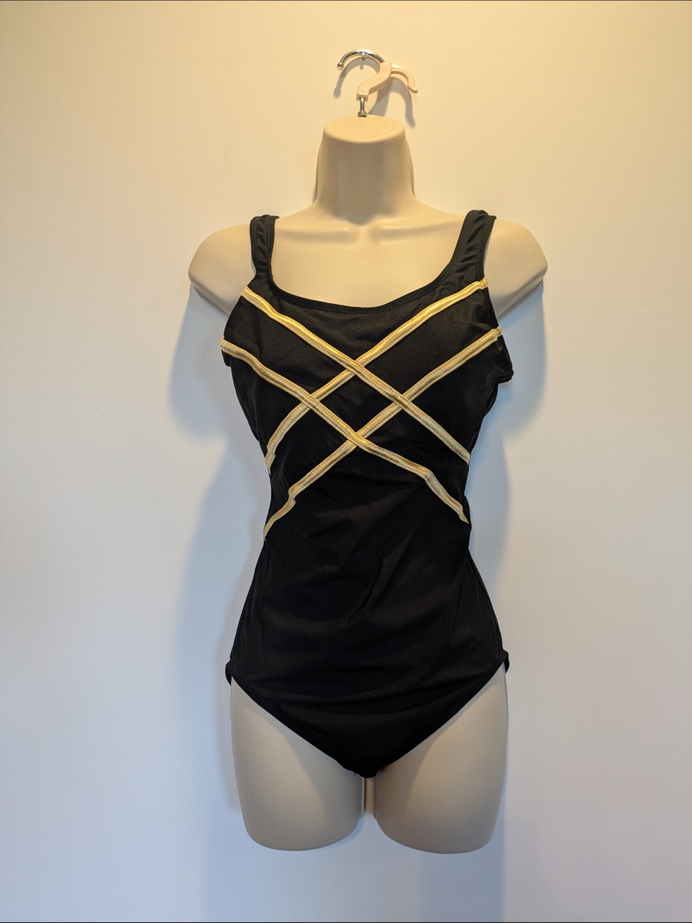 💙 3/$20 Longitude Black Swimsuit with Gold Striped Accents Size 10